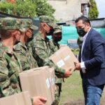 ALCALDE DE CHÍA LUIS CARLOS SEGURA, CELEBRÓ LA NAVIDAD CON EL EJERCITO NACIONAL.